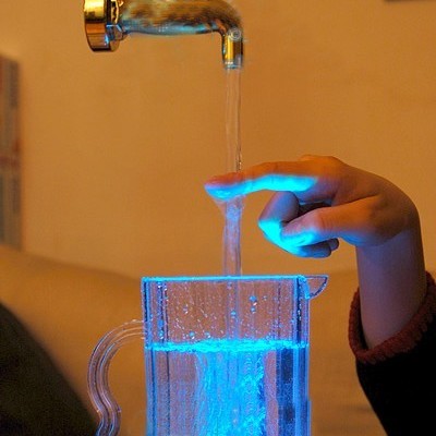 Διακοσμητικό Συντριβάνι Feng Shui με Τρεχούμενο Νερό και Πολύχρωμο Φωτισμό LED 30x25x30 εκ